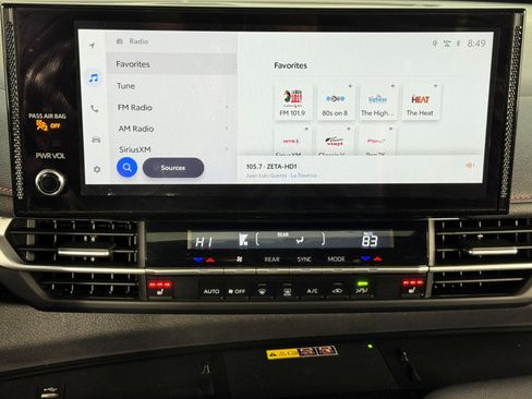 Used 2025 Toyota Sienna XSE w/ XSE Plus Package image 25