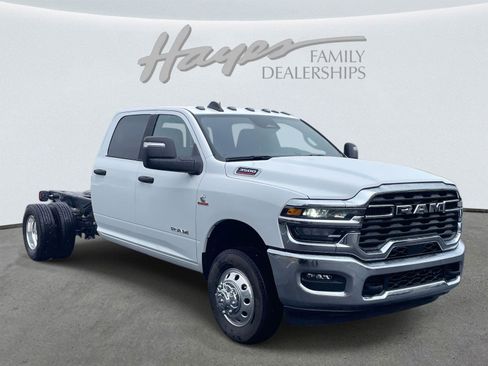New 2026 RAM 3500 Big Horn AWD/4WD image 27