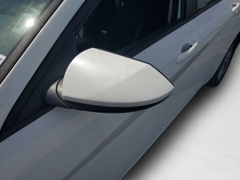 Used 2024 Hyundai Elantra SE FWD image 11