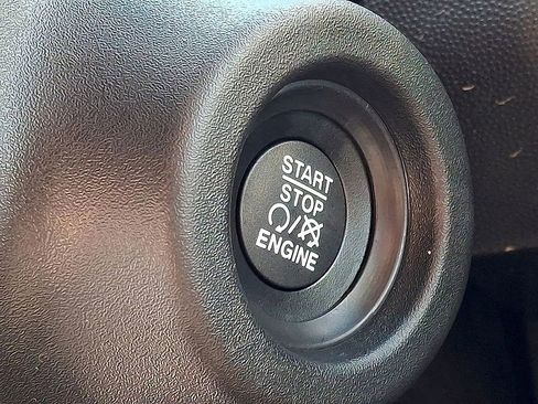 Used 2025 RAM ProMaster 2500 w/ Convenience Group image 23