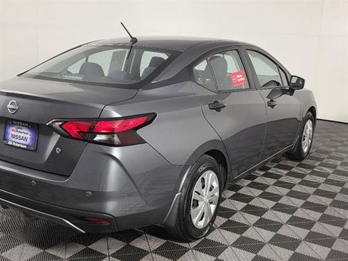 Used 2025 Nissan Versa S FWD image 4