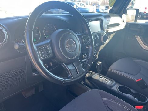 Used 2013 Jeep Wrangler Unlimited Sahara w/ Connectivity Group image 15