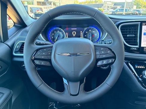 New 2026 Chrysler Pacifica Select w/ S Appearance Package image 15