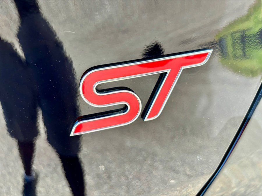 Used 2017 Ford Focus ST FWD image 35