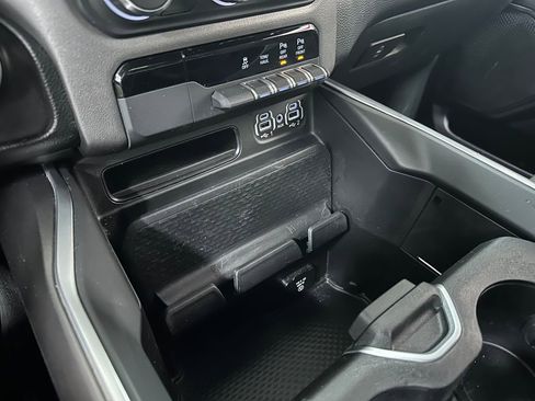 Used 2021 RAM 1500 Big Horn AWD/4WD image 29