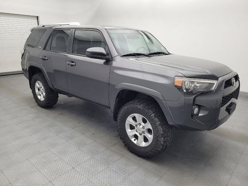Used 2018 Toyota 4Runner SR5 AWD/4WD image 11