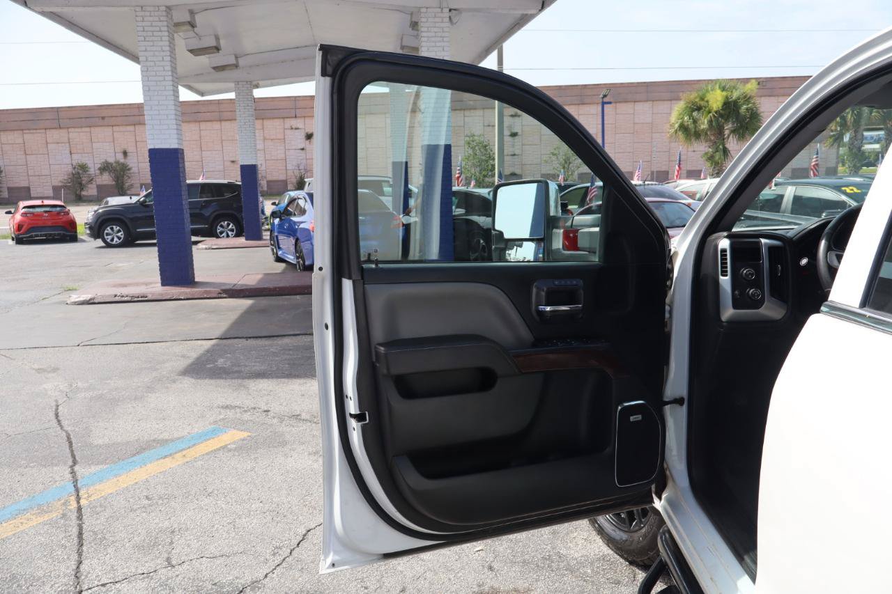 Used 2017 GMC Sierra 1500 SLT w/ SLT Premium Package AWD/4WD image 10