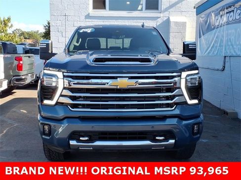 Used 2025 Chevrolet Silverado 2500 High Country w/ High Country Premium Package image 2