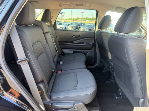 Used 2025 Nissan Pathfinder SV AWD/4WD image 26