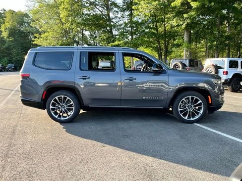 Used 2023 Jeep Wagoneer Series III w/ Premium Group I image 5