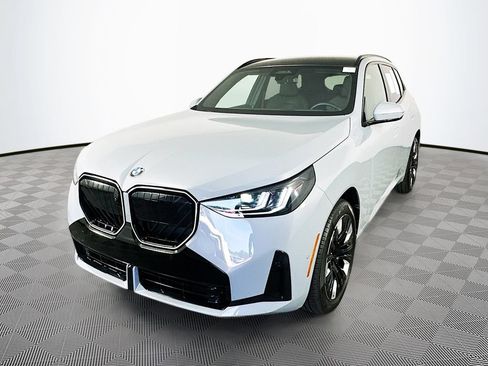 Used 2025 BMW X3 xDrive30i w/ Premium Package AWD/4WD image 4