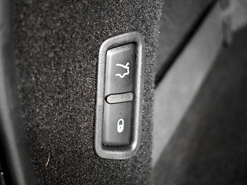 Used 2017 Maserati Levante S image 49