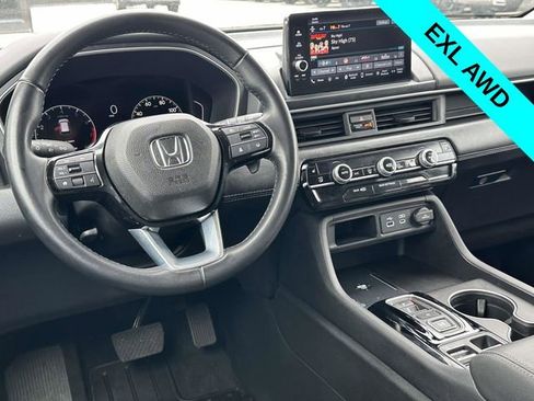 Certified 2025 Honda Pilot EX-L image 3