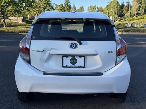 Used 2015 Toyota Prius C Two FWD image 4