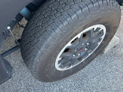 Used 2024 Toyota Tacoma TRD Off-Road image 5