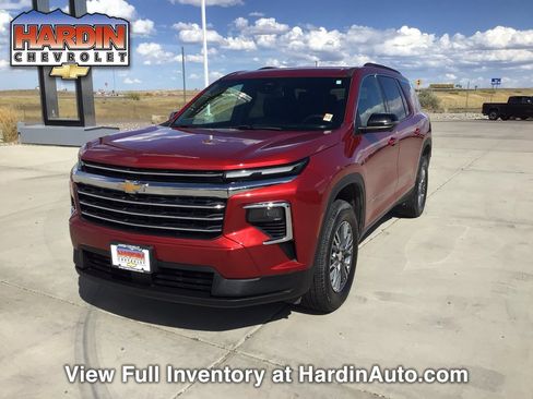 Used 2024 Chevrolet Traverse LT AWD/4WD image 1