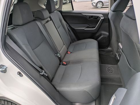 Certified 2023 Toyota RAV4 LE AWD/4WD image 19
