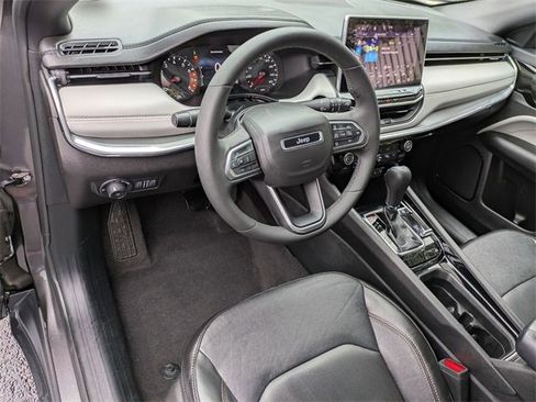 Certified 2023 Jeep Compass Limited image 10