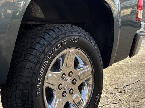 Used 2010 GMC Sierra 1500 SLE image 27