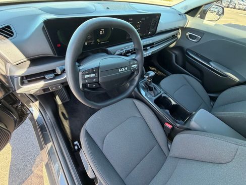 Certified 2025 Kia K4 FWD image 16