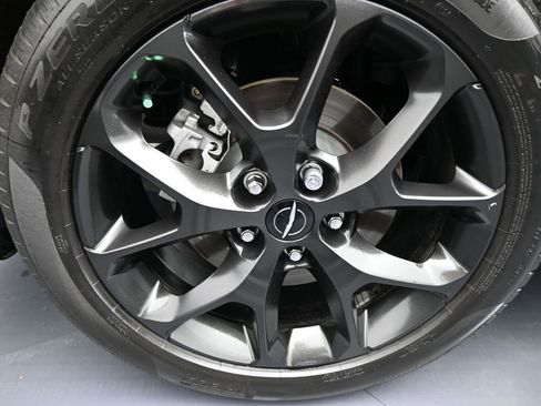 Used 2024 Chrysler Pacifica Limited w/ S Appearance Package image 49