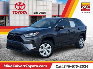 Used 2025 Toyota RAV4 LE FWD video 1