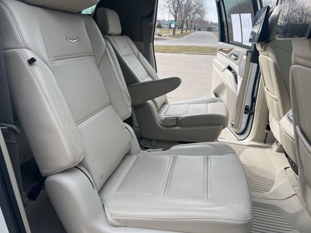 Used 2021 Cadillac Escalade ESV Sport Platinum AWD/4WD image 16