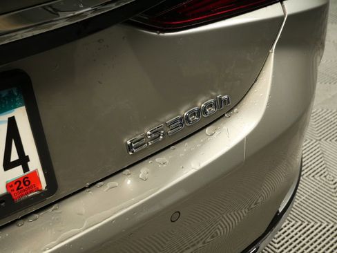 Used 2020 Lexus ES 300h w/ Accessory Package 2 image 9