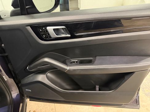 Used 2019 Porsche Cayenne AWD/4WD image 27