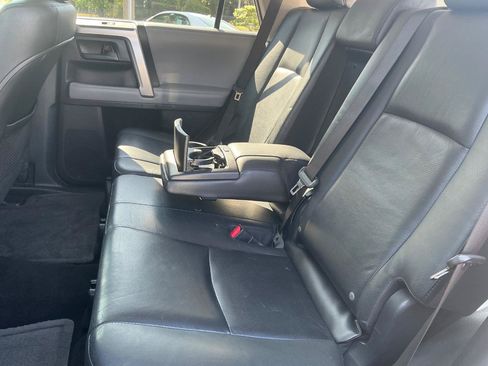 Used 2011 Toyota 4Runner SR5 w/ Convenience Pkg AWD/4WD image 16