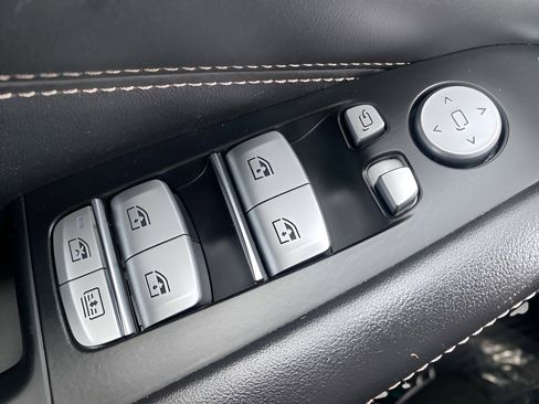 Used 2019 BMW X7 xDrive50i w/ Executive Package image 21