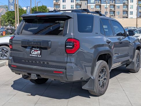 Used 2025 Toyota 4Runner SR5 AWD/4WD image 3