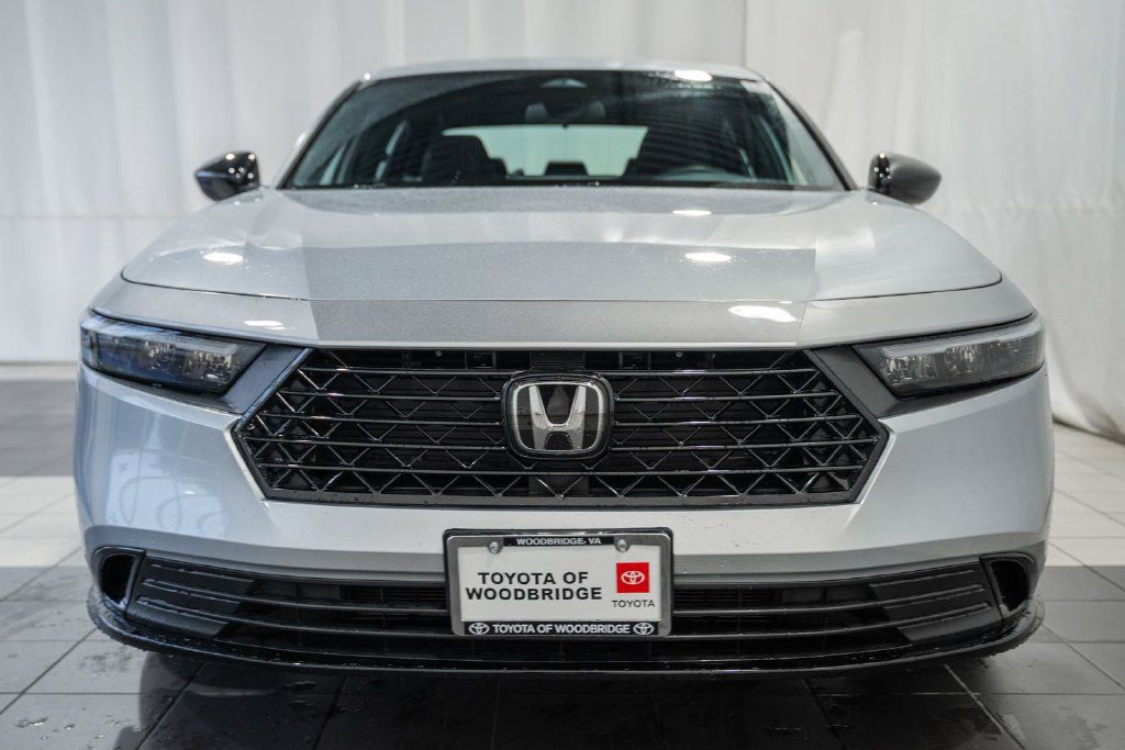 Used 2025 Honda Accord Sport image 2