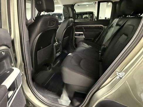 Used 2022 Land Rover Defender 110 S image 51