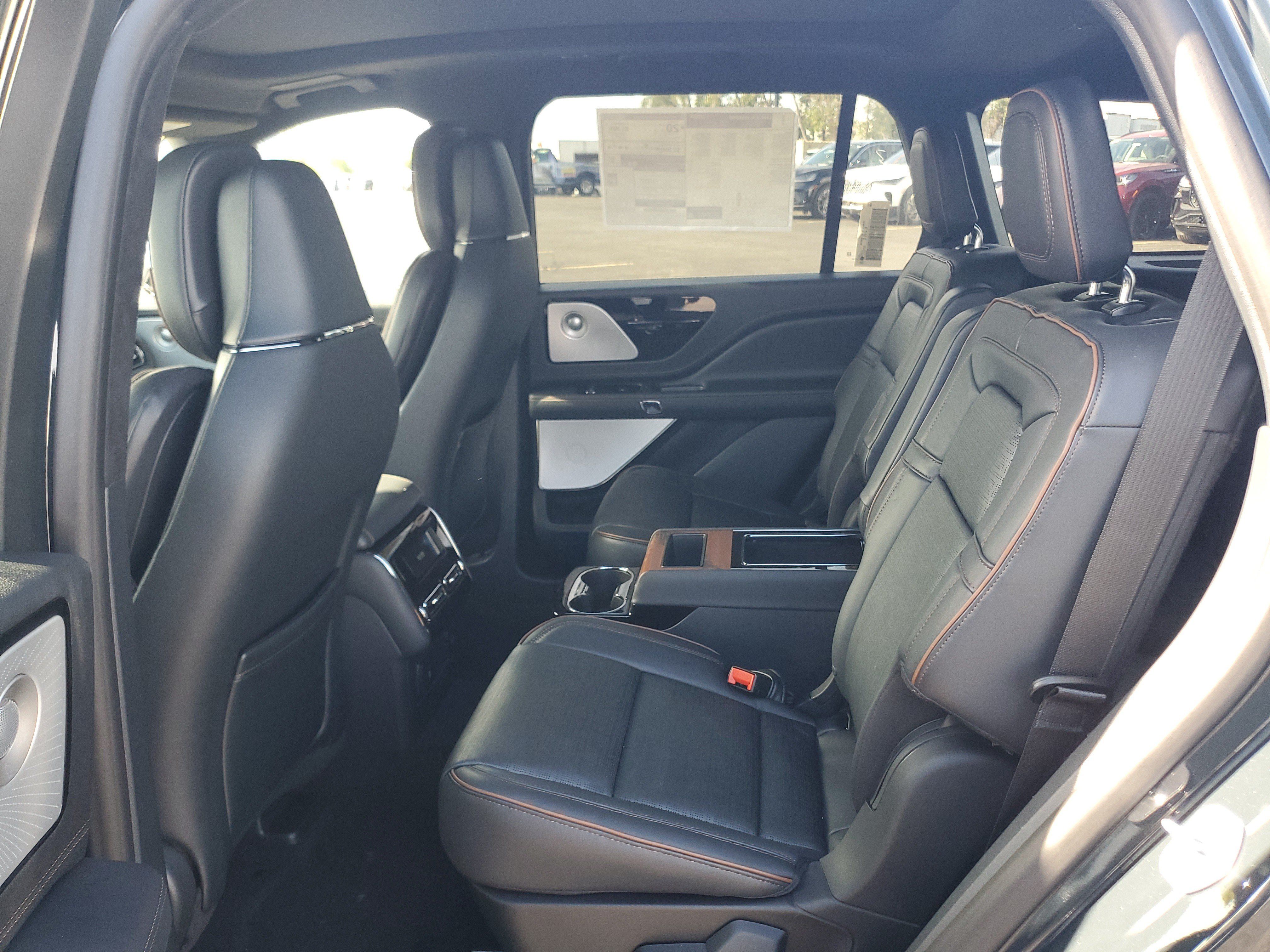 New 2027 Lincoln Aviator Black Label w/ Dynamic Handling Package AWD/4WD image 24