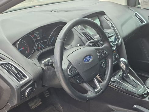 Used 2016 Ford Focus Titanium w/ Titanium Technology Package FWD image 8