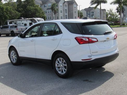 Used 2021 Chevrolet Equinox LS image 6