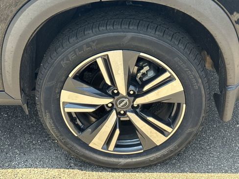 Used 2023 Nissan Rogue SL image 19