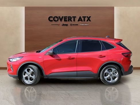 Used 2025 Ford Escape ST-Line FWD image 2