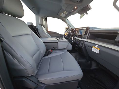 New 2026 Ford F250 XL w/ F-250 >10K GVWR Package RWD image 16