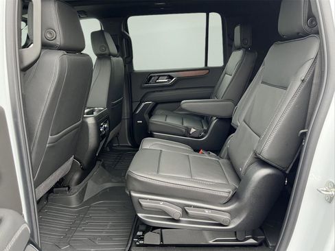 New 2026 GMC Yukon XL Denali w/ Sun & Power Step Package AWD/4WD image 12