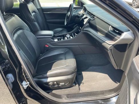 Used 2021 Jeep Grand Cherokee L Limited AWD/4WD image 12