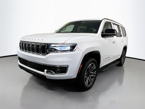 Used 2024 Jeep Wagoneer Series II w/ Flexible Seating Group RWD image 10
