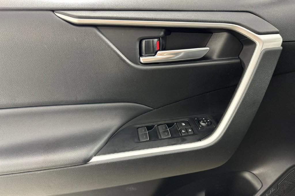 Used 2023 Toyota RAV4 XLE FWD image 11