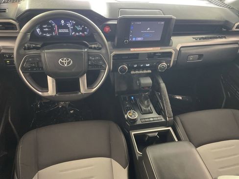Used 2025 Toyota Tacoma TRD Off-Road image 21