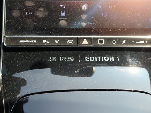 Used 2024 Mercedes-Benz S 63 AMG S w/ Carbon Fiber Exterior Package image 23