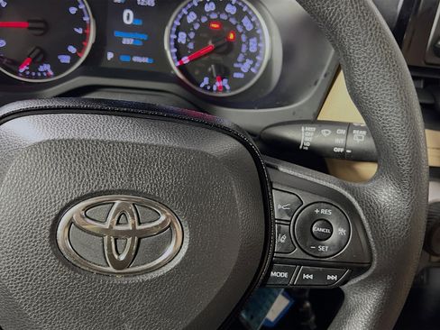 Used 2021 Toyota RAV4 LE image 20