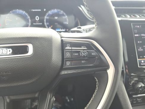 Certified 2024 Jeep Grand Cherokee Altitude AWD/4WD image 16