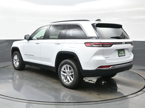 New 2026 Jeep Grand Cherokee Laredo AWD/4WD image 4