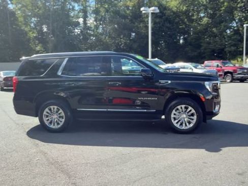 Certified 2024 GMC Yukon SLT w/ SLT Premium Package AWD/4WD image 9